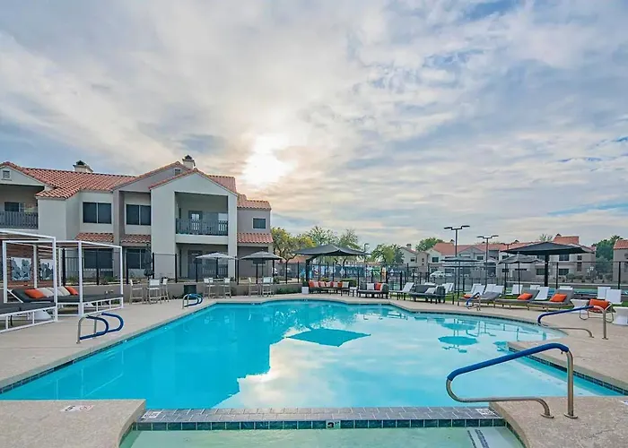Golfers Desert Oasis Luxury Clubhosue Near Tpc H2280