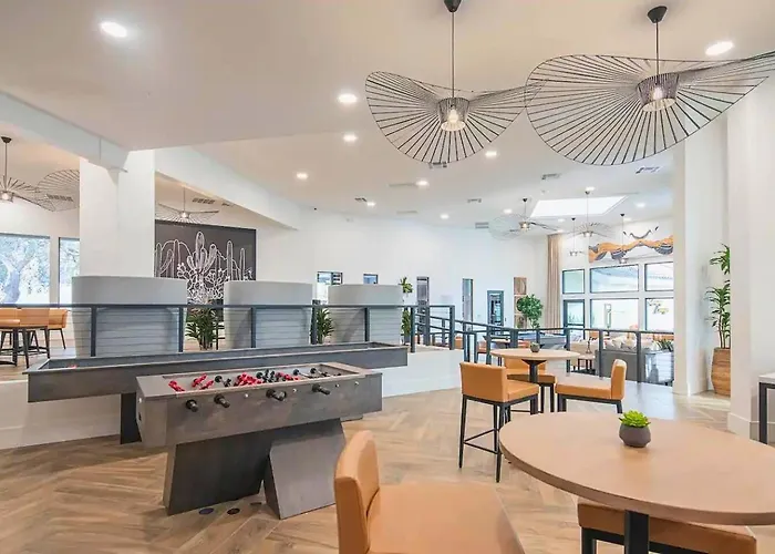 Golfers Desert Oasis Luxury Clubhosue Near Tpc H2280